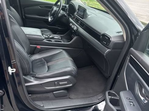 Used 2023 Honda Pilot Touring image 18