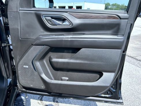 Certified 2021 Chevrolet Suburban Z71 w/ Rear Media and Nav Package AWD/4WD image 16