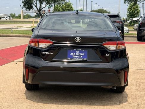 Used 2024 Toyota Corolla LE FWD image 8