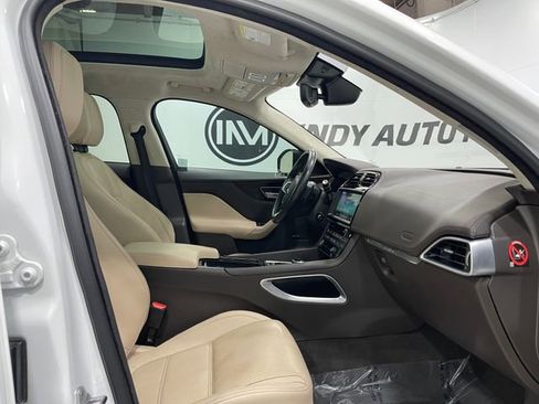 Used 2019 Jaguar F-PACE Prestige image 34