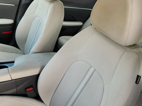 Used 2025 Hyundai Sonata SEL FWD image 24