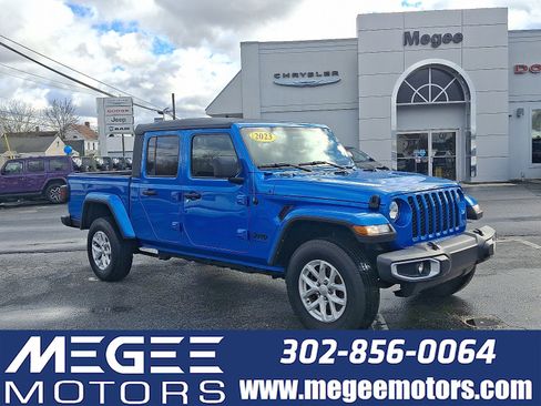 Certified 2023 Jeep Gladiator Sport image 1