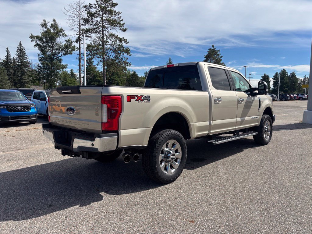 Used 2017 Ford F350 Lariat w/ Lariat Ultimate Package AWD/4WD image 3