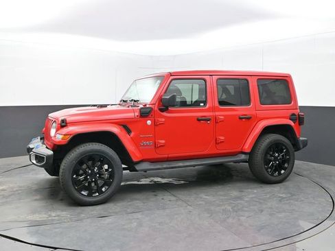 Used 2023 Jeep Wrangler Unlimited Sahara w/ Cold Weather Group AWD/4WD image 2