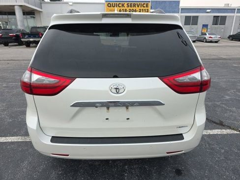 Used 2020 Toyota Sienna Limited Premium FWD image 4