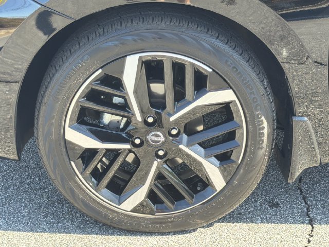 Certified 2025 Nissan Versa SR w/ Trunk Package FWD image 15