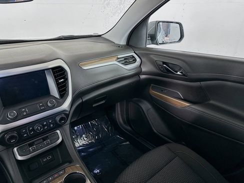 Used 2023 GMC Acadia SLE w/ Driver Convenience Package image 30