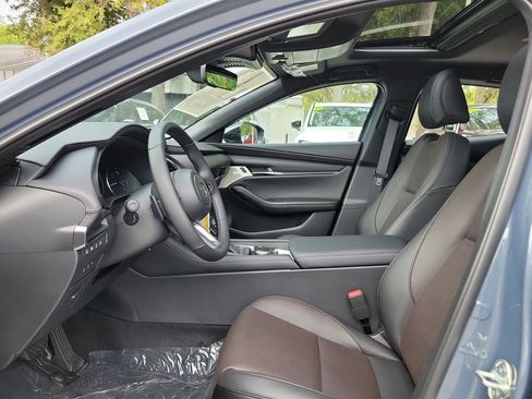 New 2026 MAZDA MAZDA3 Hatchback w/Premium Plus Pkg AWD/4WD image 2