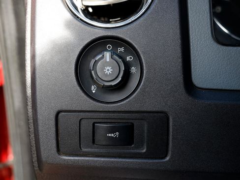 Used 2012 Ford F150 XLT w/ XLT Chrome Pkg image 37