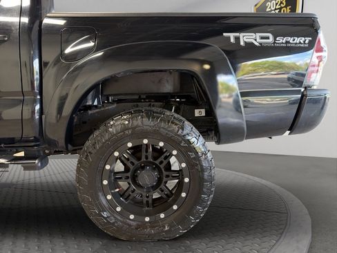 Used 2015 Toyota Tacoma 4x4 Double Cab w/ TRD Sport Package image 29