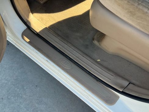 Used 2007 Kia Sedona EX image 14