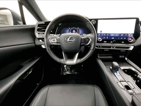 Used 2025 Lexus RX 350 Premium w/ Convenience Package FWD image 4
