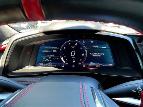 Used 2022 Chevrolet Corvette Stingray Premium Cpe w/ Z51 Performance Package RWD image 11