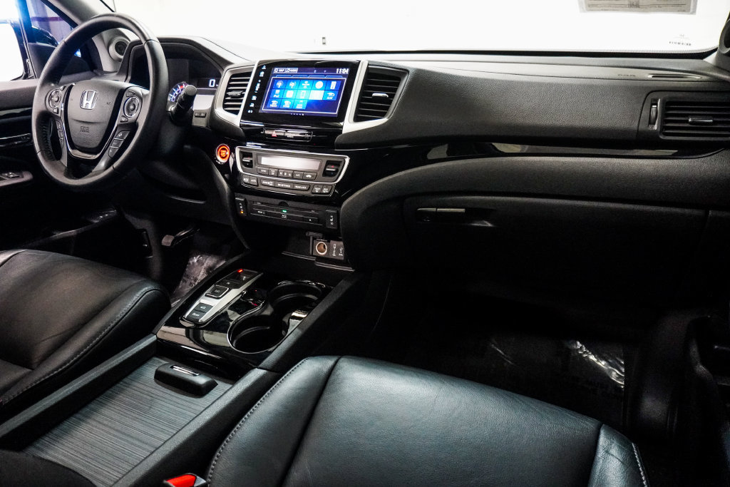 Used 2017 Honda Pilot Touring image 13