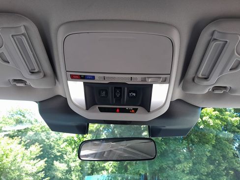Used 2023 Subaru Forester Premium AWD/4WD image 39