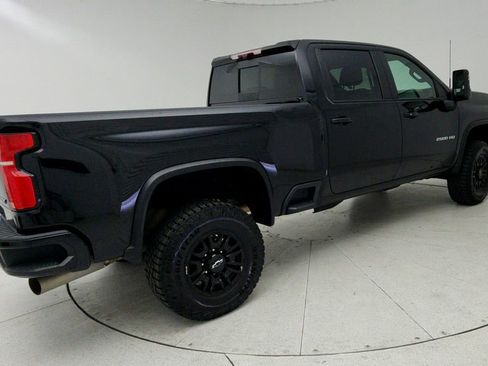 Used 2025 Chevrolet Silverado 2500 ZR2 w/ Technology Package AWD/4WD image 8