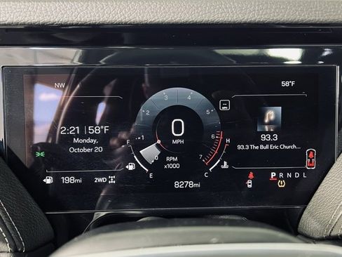 Used 2025 GMC Yukon Denali image 30