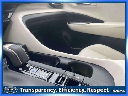 Used 2023 Toyota Crown AWD/4WD image 30
