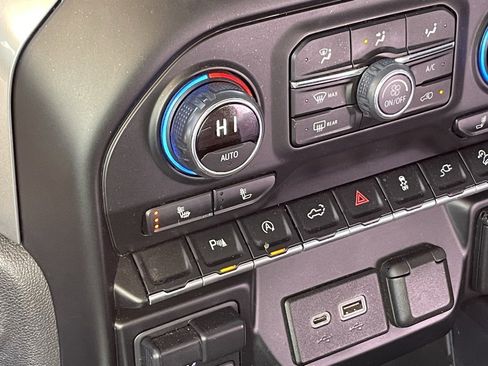 Used 2019 Chevrolet Silverado 1500 LT Trail Boss image 17