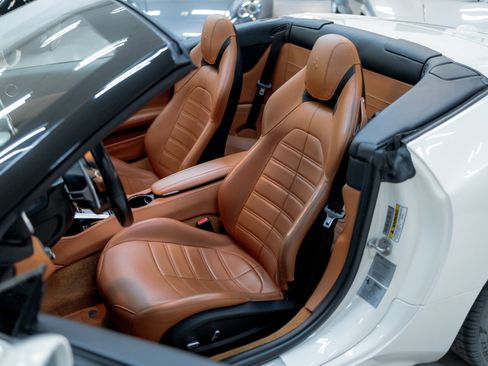 Used 2016 Ferrari California T image 56
