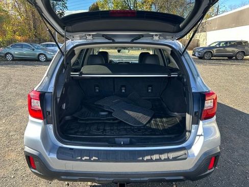 Used 2018 Subaru Outback 2.5i Premium image 10