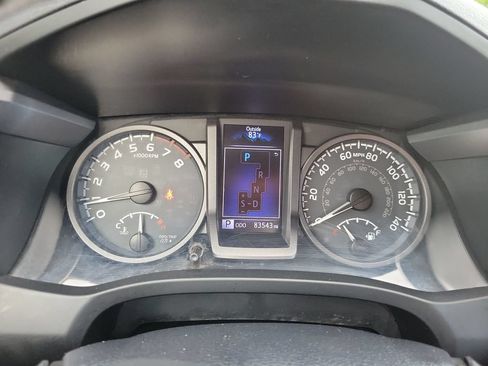 Used 2018 Toyota Tacoma TRD Sport w/ Technology Package AWD/4WD image 21