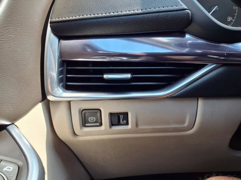Used 2023 Cadillac XT4 Luxury FWD image 9