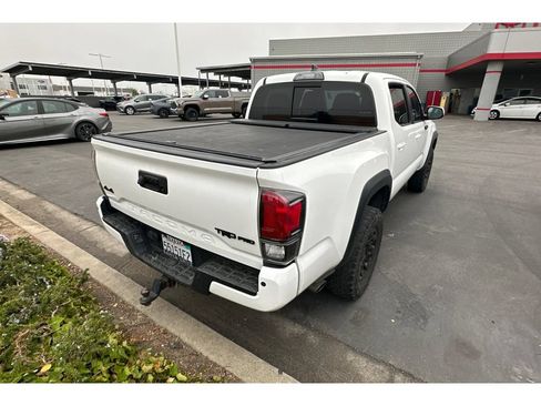 Used 2017 Toyota Tacoma TRD Pro AWD/4WD image 5