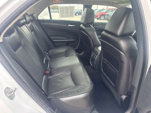 Used 2020 Chrysler 300 Limited image 13