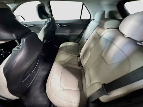 Used 2025 Kia Niro EX FWD image 25