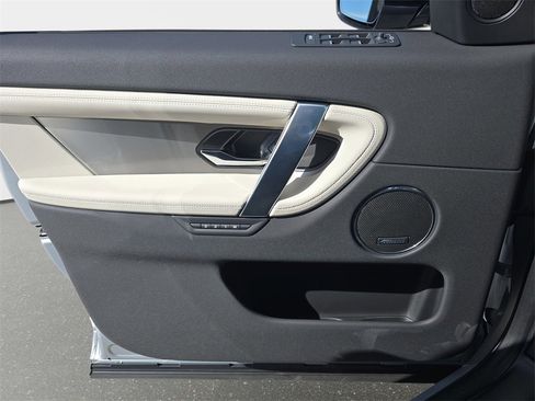 New 2026 Land Rover Discovery Sport Landmark image 27
