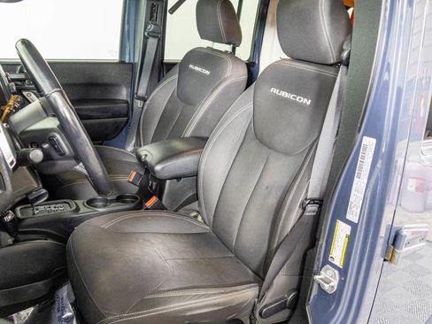 Used 2016 Jeep Wrangler Unlimited Rubicon w/ Connectivity Group image 19