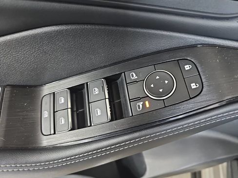 Used 2023 Nissan Rogue SL AWD/4WD image 33