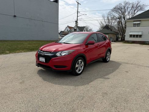Used 2018 Honda HR-V LX image 3
