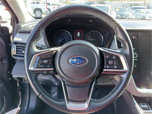 Used 2022 Subaru Outback Premium image 8