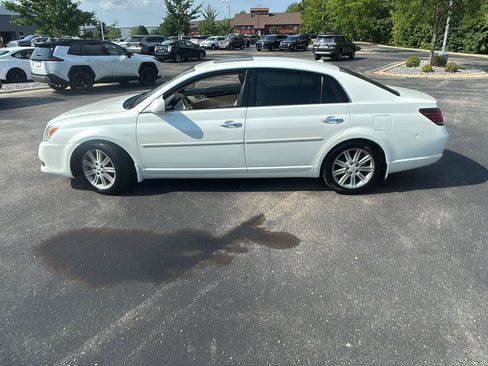Used 2010 Toyota Avalon Limited FWD image 21