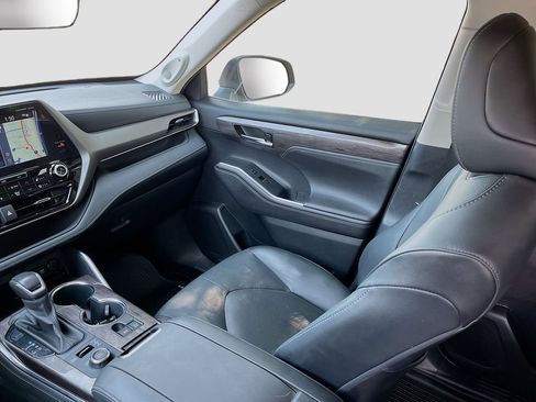 Used 2020 Toyota Highlander Limited AWD/4WD image 16