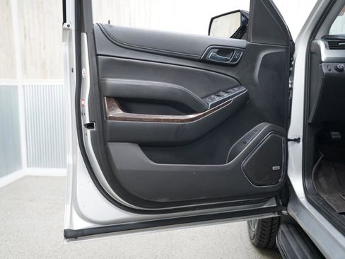 Used 2019 Chevrolet Suburban LT w/ RST Edition image 28