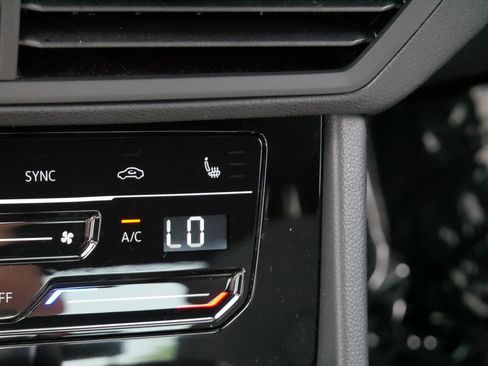 Certified 2026 Volkswagen Jetta SE FWD image 27