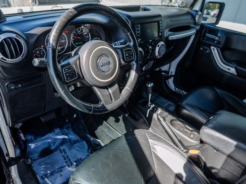 Used 2013 Jeep Wrangler Unlimited Rubicon w/ Connectivity Group image 14