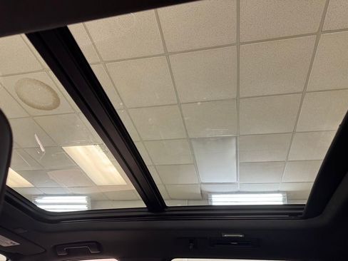 Used 2022 Chevrolet Tahoe RST w/ Luxury Package image 17