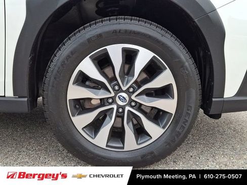 Used 2023 Subaru Outback Limited AWD/4WD image 10