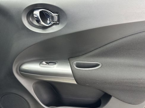 Used 2016 Nissan Juke SV image 31