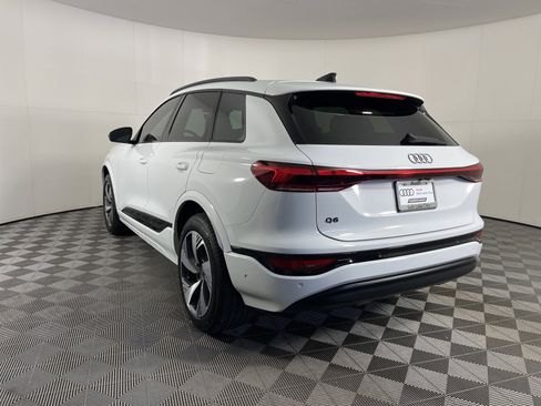 Certified 2025 Audi Q6 e-tron Premium w/ Convenience Package image 5