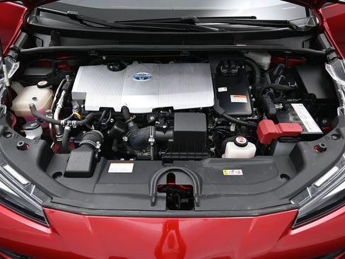 Certified 2019 Toyota Prius XLE AWD/4WD image 33