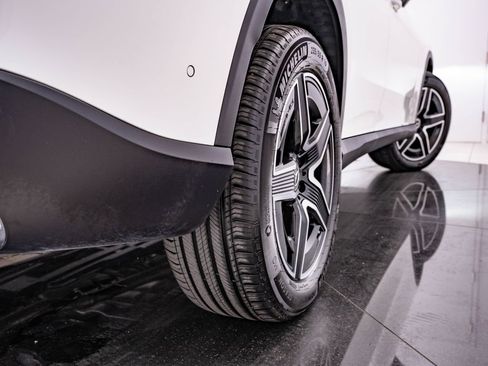 Certified 2026 Mercedes-Benz GLC 300 4MATIC image 39