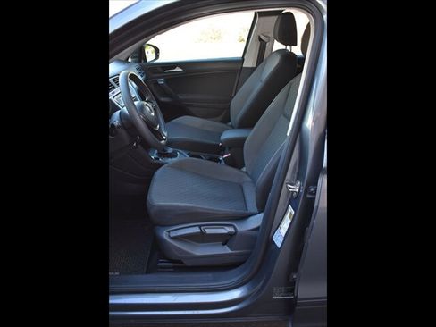 Used 2021 Volkswagen Tiguan S FWD image 15