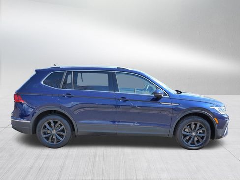 Certified 2024 Volkswagen Tiguan SE AWD/4WD image 8
