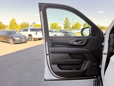 Used 2021 Chevrolet Suburban High Country AWD/4WD image 20