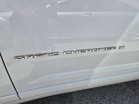 Used 2022 Jeep Grand Cherokee L Overland AWD/4WD image 4